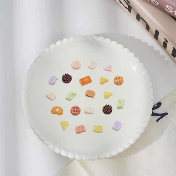 Ensemble de 300 mini figurines Galletas en résine colorée pour décorations et miniatures