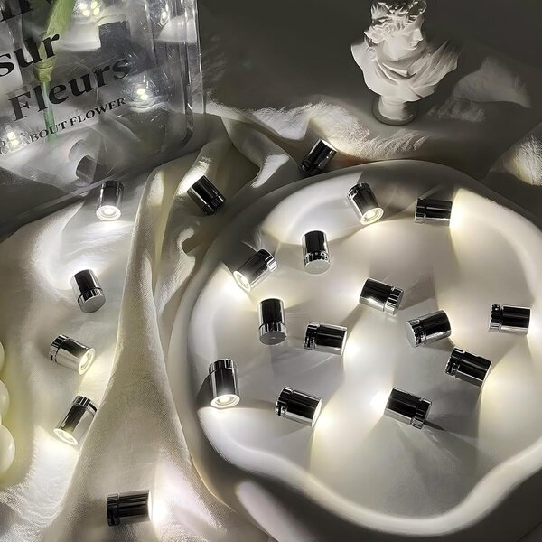 Mini luci LED bianco caldo per decorazioni festa, 30 pezzi con adesivi inclusi