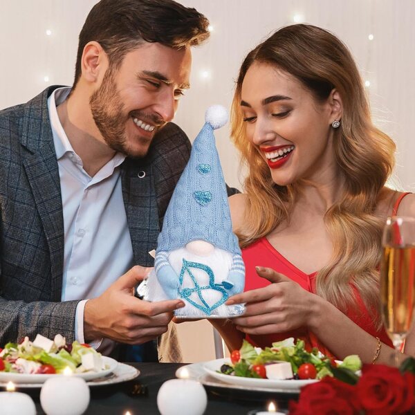 Beleuchtete Valentinstagszwerge 30 cm – Romantische Stoffdekorationen