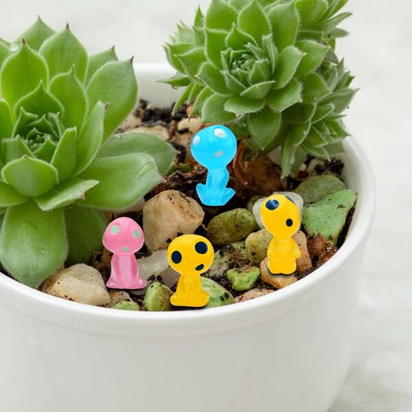 30 Luminescent extraterrestresch Mini Figuren fir Gaart an Heemdekoratiounen