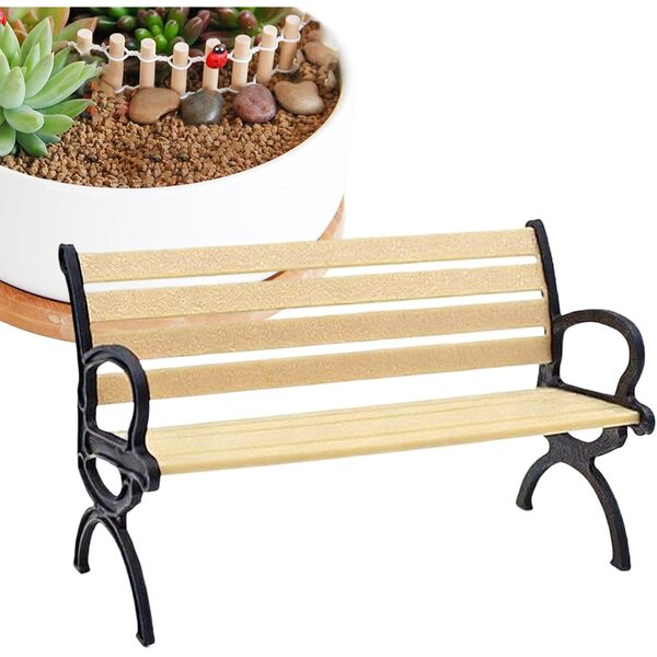 Banc de jardin miniature à l’échelle 1:12 en impression 3D pour maison de poupées