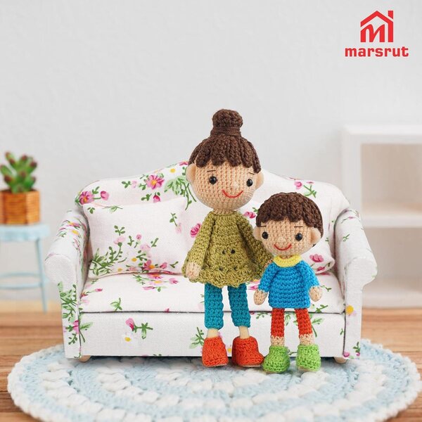 Miniatursofa 1:12 modernes rosa Marsrut mit Kissen, Holz und Blumenstoff