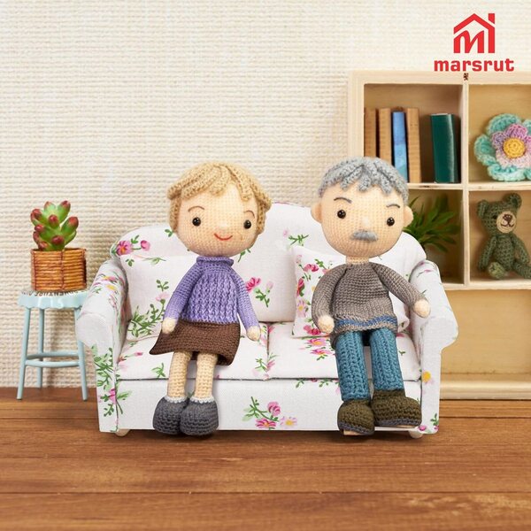 Miniatursofa 1:12 modernes rosa Marsrut mit Kissen, Holz und Blumenstoff