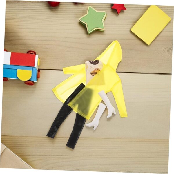 YARNOW Puppen-Regenmantel-Set mit Kapuze, Weste, Hose und Stiefeln