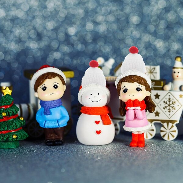 Hemobllo 12 Mini Gorros Navideños de Lana Pequeños Gorros de Punto para Muñecas Accesorios para Manualidades y Decoración de Navidad Set de 12 Piezas para Bricolaje Festivo