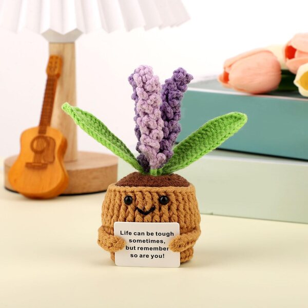 TOYMIS Lavanda Positiva en Maceta de Ganchillo 14cm - Decoración Hecha a Mano y Regalo Original