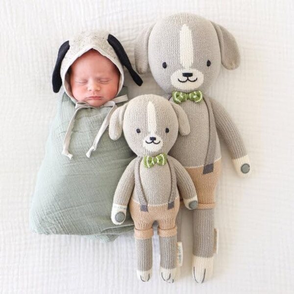 CUDDLE + KIND Noah The Dog 20" Poupée artisanale en coton faite à la main au Pérou