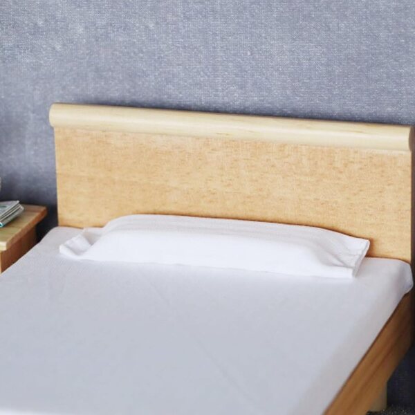Letto doppio in legno scala 1:12 per case delle bambole con tessuto di alta qualità