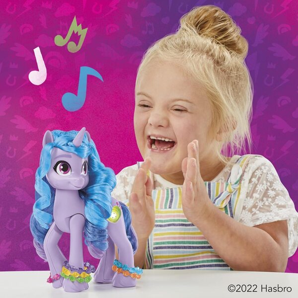 My Little Pony Izzy Moonbow 20+ réactions avec musique, lumières et accessoires pour enfants