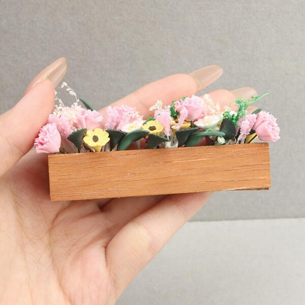 Miniatuur bloem- en bedmodel voor poppenhuis in hars en hout 8 cm