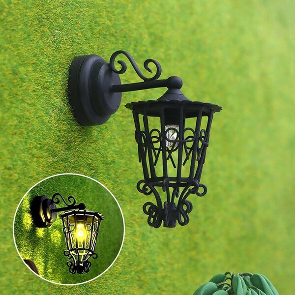 1/12 Miniatur-LED-Wandlampe für Puppenhäuser, aus ausgehöhltem schwarzem Metall