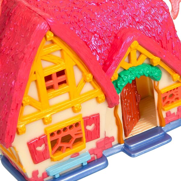 DISNEY STORE Juego de micro juegos oficial de Snow White Cottage, incluye microfiguras Blancanieves y Dopey, juguete de viaje portátil con asa, juguetes de viaje con revelaciones sorpresa