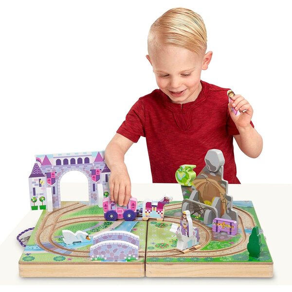 Dřevěné stolní království Melissa & Doug s 19 kusy a přenosným pouzdrem