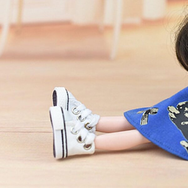 Mini Scarpe Sneakers in Tela per Dita 4 Paia Nero e Bianco, Accessori per Fingerboard e Bambole