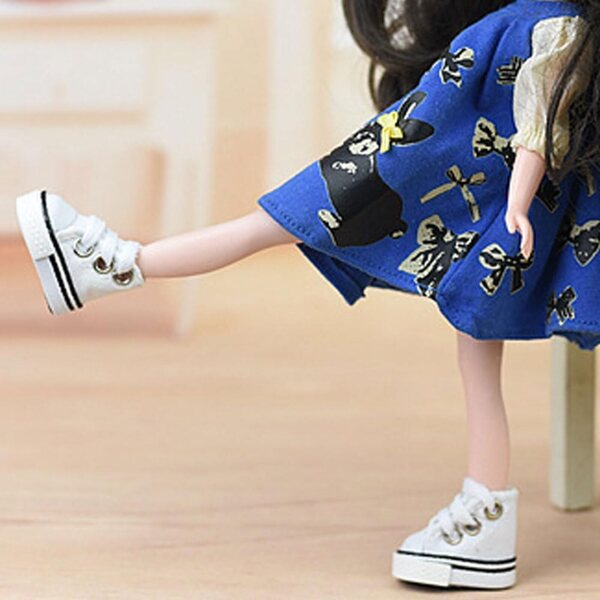 Mini Scarpe Sneakers in Tela per Dita 4 Paia Nero e Bianco, Accessori per Fingerboard e Bambole