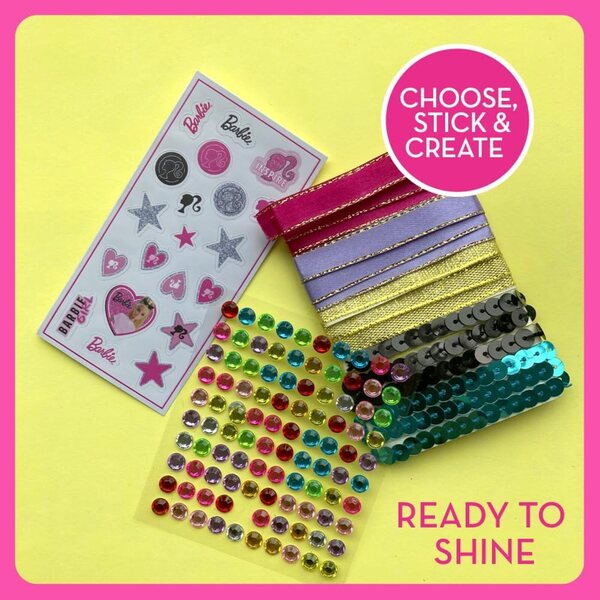 Barbie Make Your Own Outfit - Set Creativo con 130 Accessori per Moda Glamour