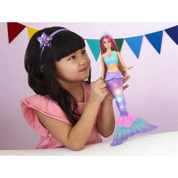 Barbie Dreamtopia Malibu Zauberlicht Meerjungfrau mit bunten Lichtern für Kinder