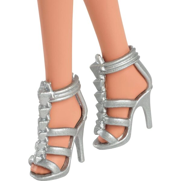 Barbie Fashionistas mit lila Paillettenkleid, silberner Halskette und eleganten Sandalen