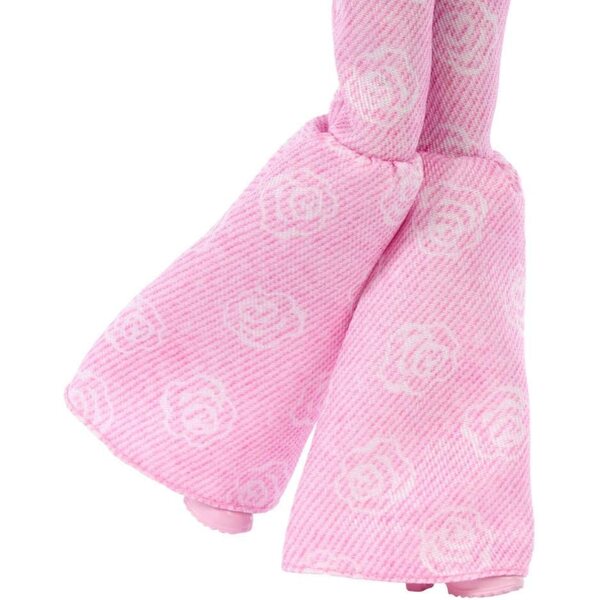 Barbie Deluxe Style Pinke Jeanspuppe mit Blumenaccessoires und Schlagjeans