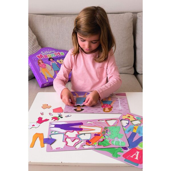 APLI Kids Fashion Magnetset mit Figuren und Kleidung zum Wechseln, 28 x 20,5 cm