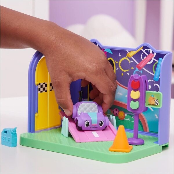 Gabby's Dollhouse Deluxe Raum Purr-ific Spielzimmer mit Carlita-Auto und Zubehör