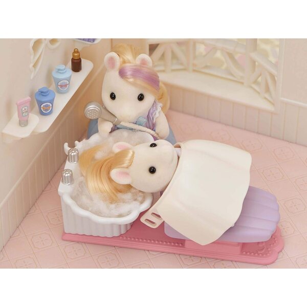 Sylvanian Families 5643 Pony Friseursalon mit Figur und Zubehör für Kinder
