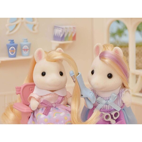 Sylvanian Families 5643 Pony Friseursalon mit Figur und Zubehör für Kinder