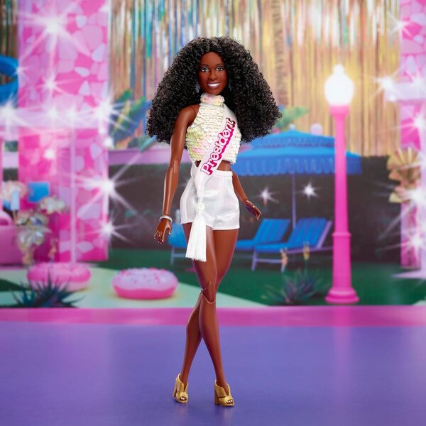 Barbie-Präsidentin Issa Rae mit weißem Glitzer-Outfit und Shorts – Sammlerpuppe