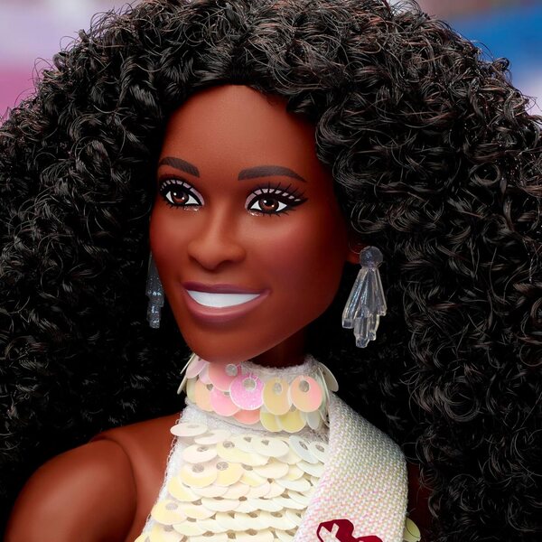 Barbie-Präsidentin Issa Rae mit weißem Glitzer-Outfit und Shorts – Sammlerpuppe