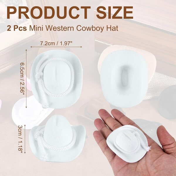 Set mit 2 weißen Mini-Cowboy-Hüten aus Samt für Dekorationen und Puppenhäuser