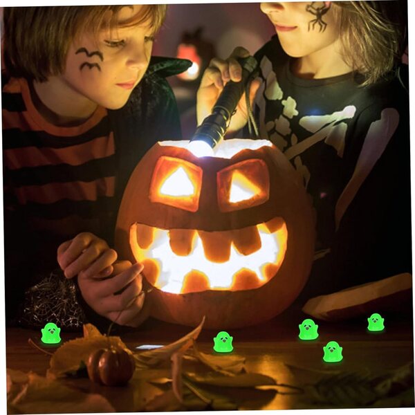 50 Mini-Figuren aus leuchtendem Kunstharz mit Geistermotiv für Halloween-Dekorationen