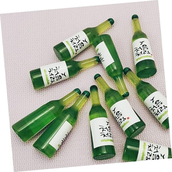 Set 12 Mini Bottiglie di Vino in Resina per Decorazioni Case delle Bambole