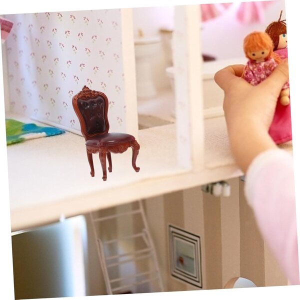 Miniatuur Vintage stoel voor poppenhuizen Victoriaanse stijl, donkerbruine kleur
