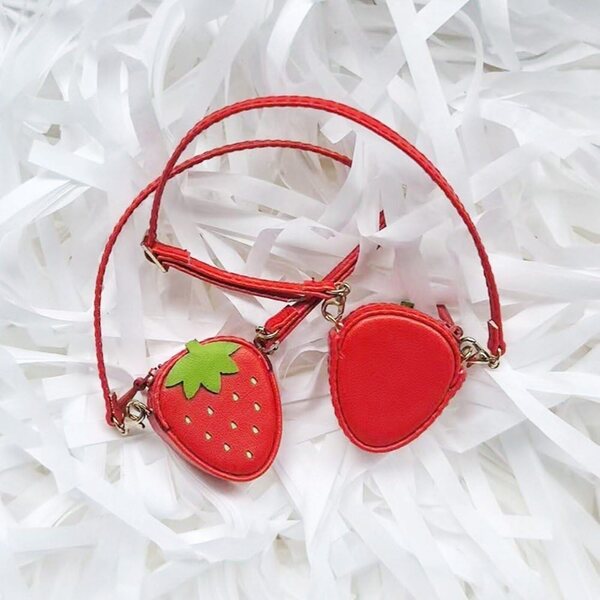 Mini borsa a tracolla kawaii a forma di fragola per casa delle bambole e pupazzi