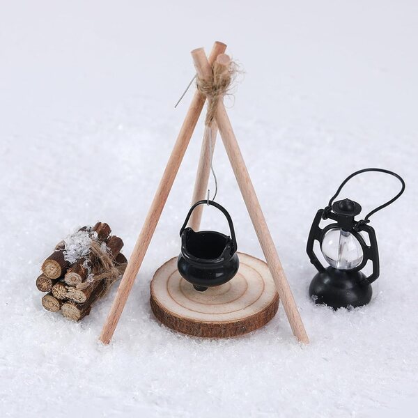 Miniatur-Lagerfeuerzubehör im Maßstab 1:12 mit LED-Lampe für Puppenhäuser und Weihnachtsdekorationen