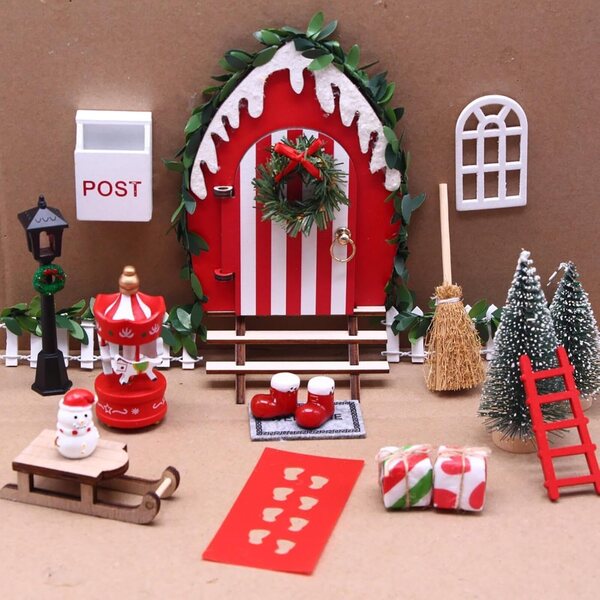 Set Miniature Natalizie per Casa delle Bambole in Legno 1:12 con Alberelli e Pupazzo di Neve