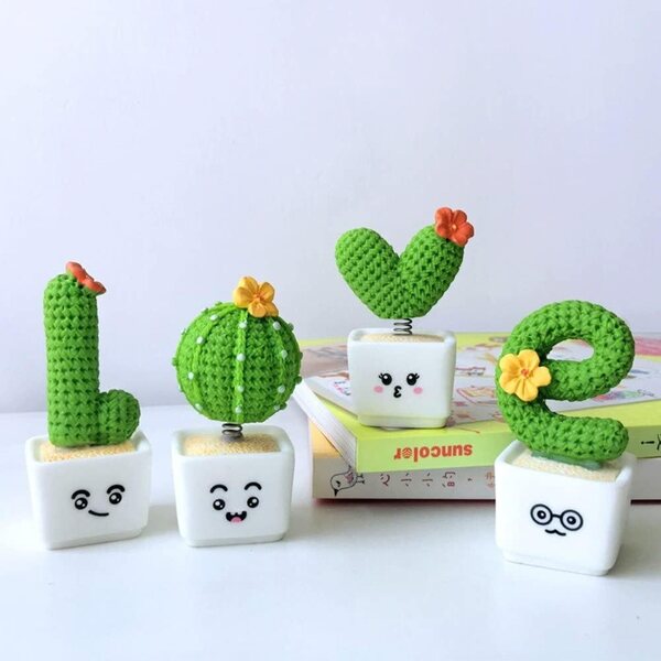 Set 4 Mini Cactus in Resina per Micro Paesaggi e Decorazioni Artistiche