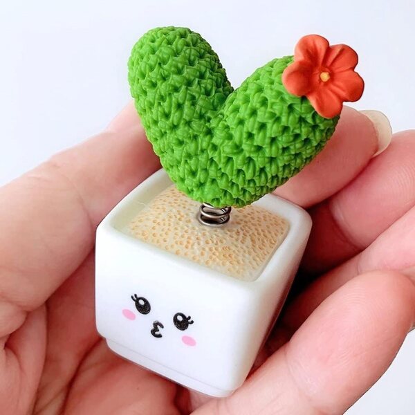Set 4 Mini Cactus in Resina per Micro Paesaggi e Decorazioni Artistiche