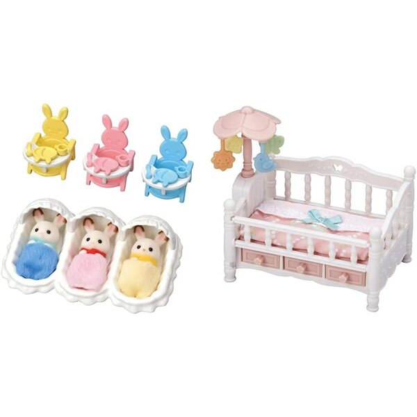 Sylvanian Families Drillinge-Set mit Kinderbett und Möbeln für Puppen und kompletter Küche