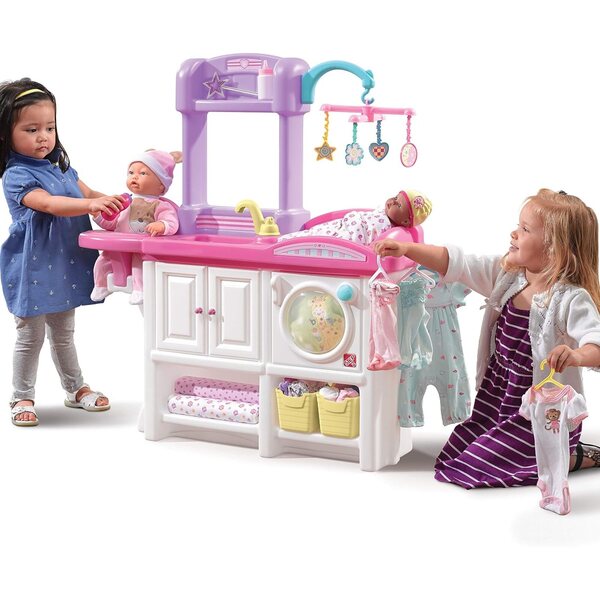 Step2 Love & Care Nursery Deluxe per Bambole con Accessori e Lavatrice, Gioco Bambini