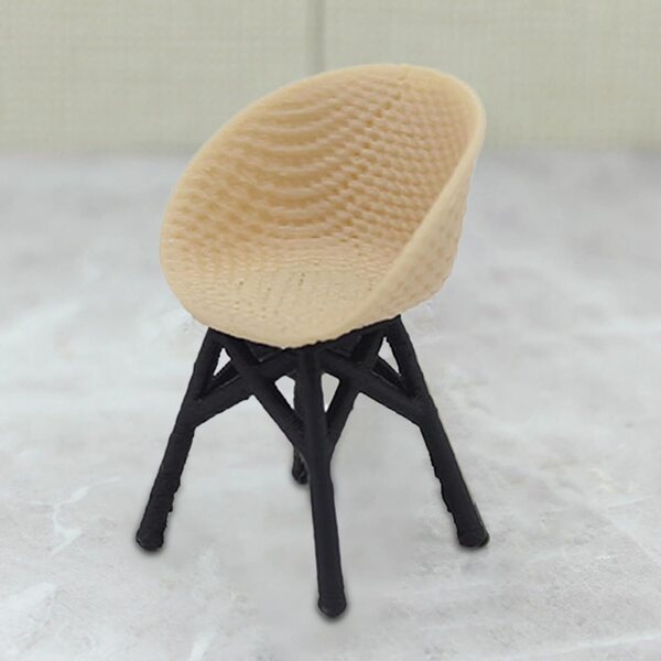 Miniatur-Rattanstuhl aus Kunstharz – perfekt für Dekorationen und Sammler-Minimöbel