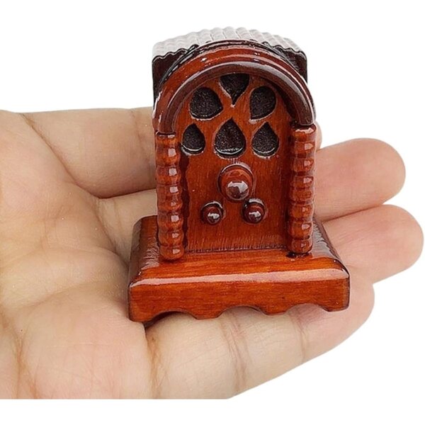 Antikes Miniradio aus Holz im Maßstab 1:12 für Puppenhaus und Sammlung