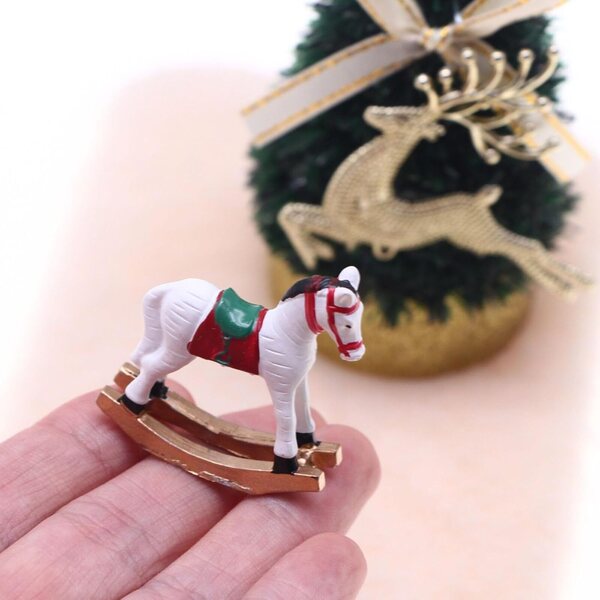 Miniatura Cavallo a Dondolo in Resina per Case delle Bambole 1:12 Decorazione Vintage