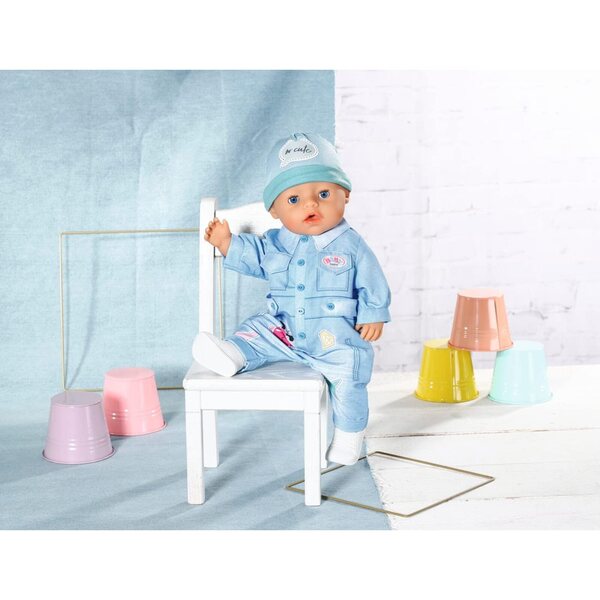 BABY born Deluxe Jeans Overall 43cm con berretto e Scarpe per Bambole - Set Completo