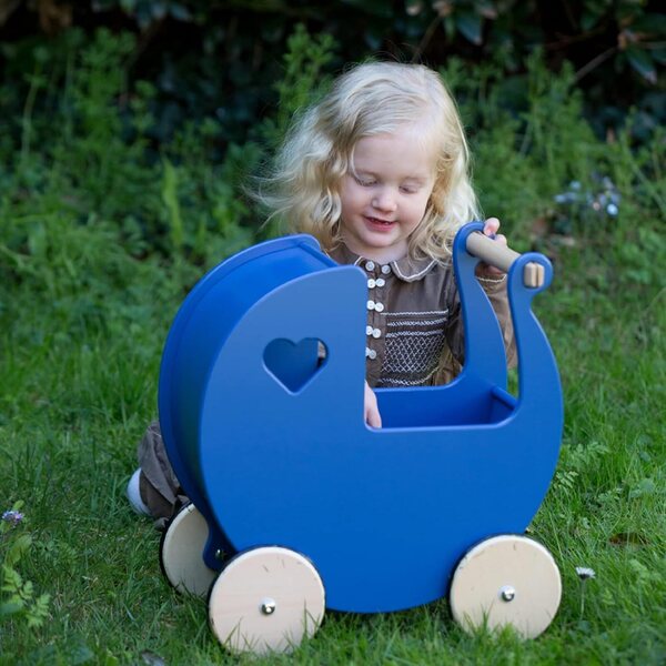 Moover Bambolewagen in Legno blu con Cuori - Design Danese Classico per Bambini