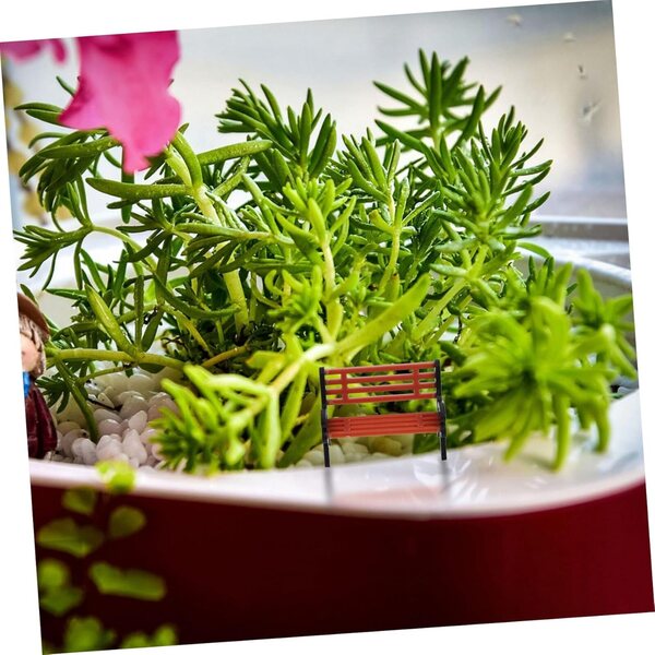 STOBAZA 4 Miniatur-Gartenbank aus recyceltem Kunststoff, perfekt für Dekorationen und Puppen