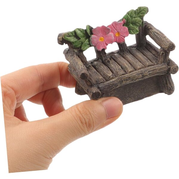 Sedia in miniatura marrone scuro in resina per giardino e casa delle bambole 6x4x3 cm