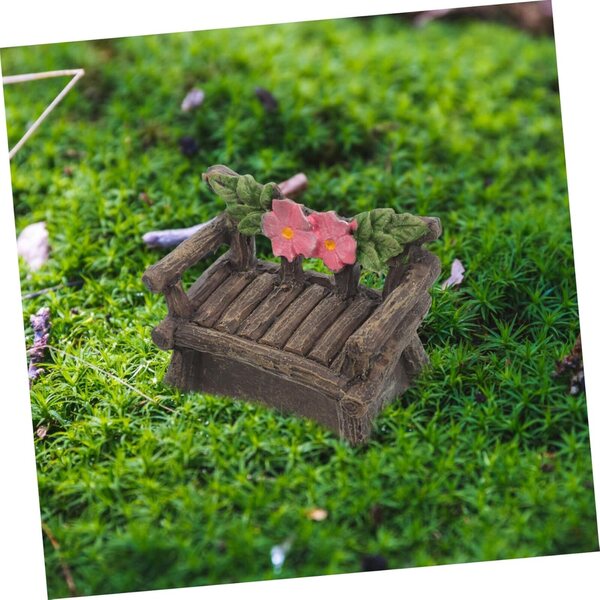 Sedia in miniatura marrone scuro in resina per giardino e casa delle bambole 6x4x3 cm