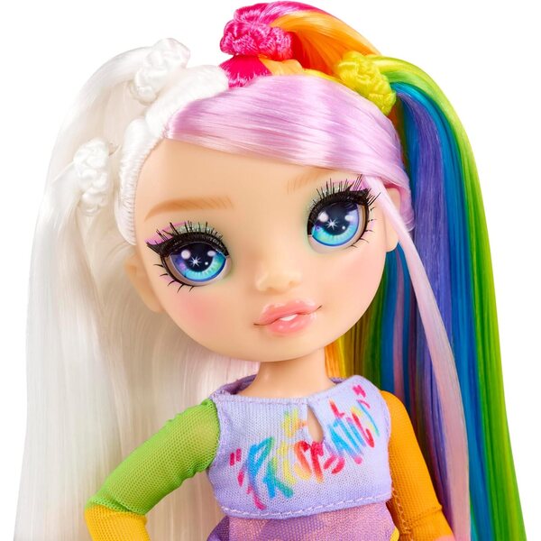 Rainbow High Junior Rock Band Bella - Bambola Moda 23 cm con BassGuitar e Adesivi Personalizzabili