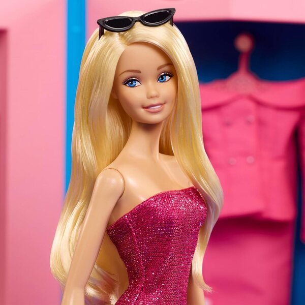 Barbie Signature Styled von Andrew Mukamal mit 3 Alltags-Looks und Accessoires